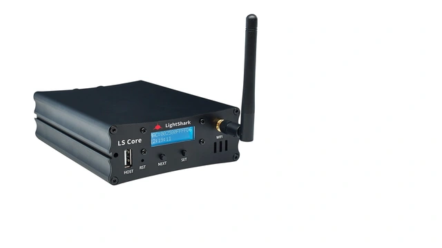 Lightshark - LS-Core DMX Control 8 univers.Web browser, 3rd party control 